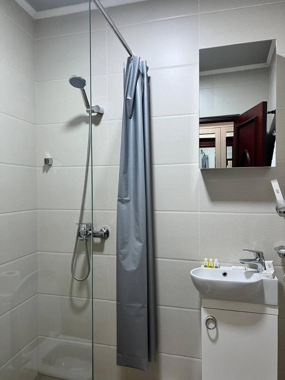 Orzu Hotel Namangan Luaran gambar
